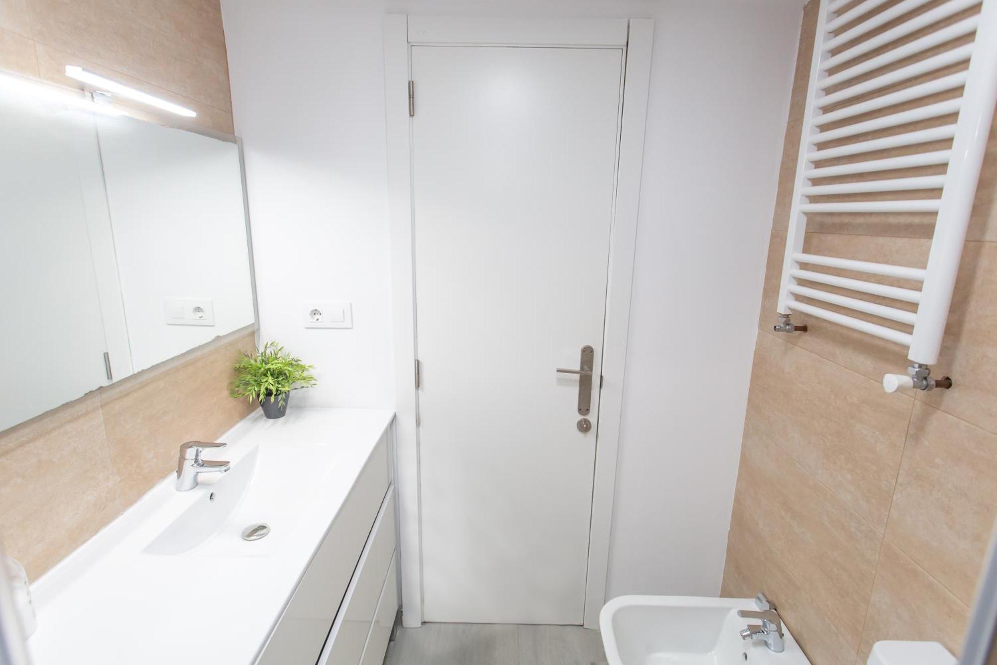 Vlc - Tranquilo Apartamento En Plaza Cisneros Valencia Eksteriør billede
